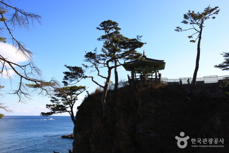 Uisangdae Pavilion  (4/7)