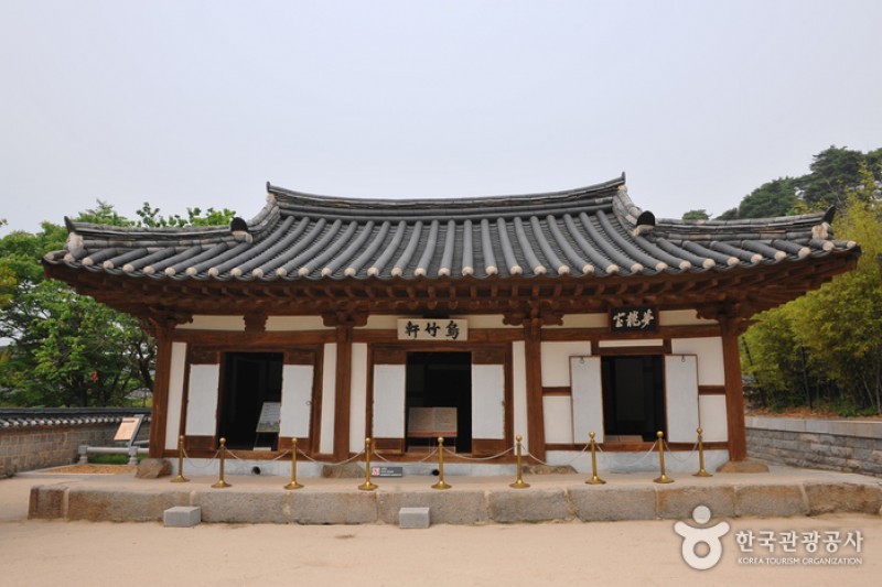 Ojukheon House &amp; Ojukheon Municipal Museum  (15/18)