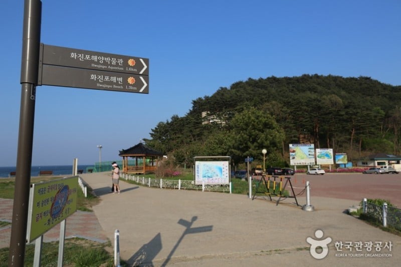 Hwajinpo Lake  (1/14)