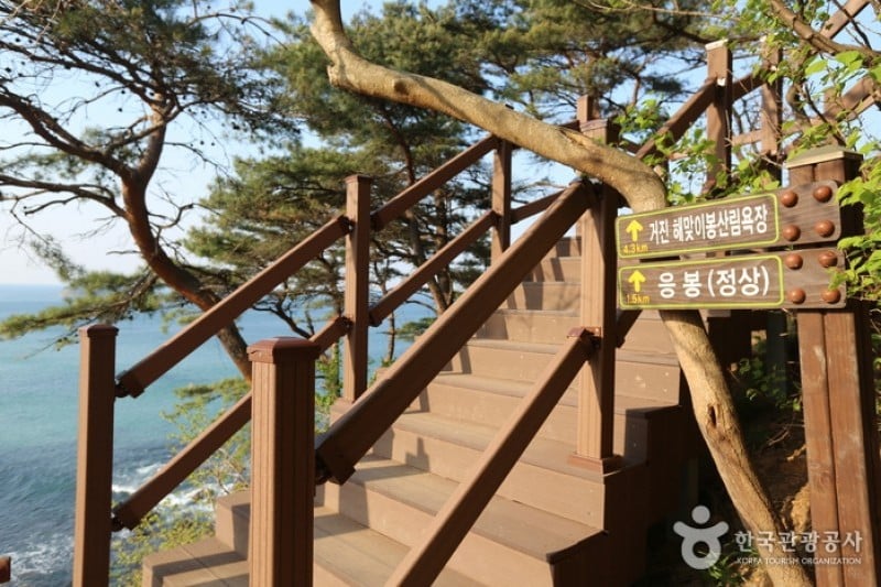 Hwajinpo Lake  (2/14)