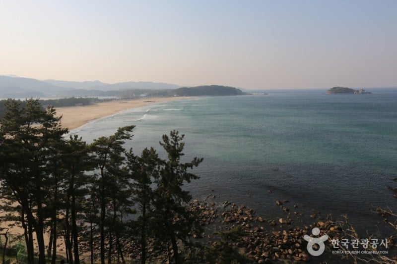 Hwajinpo Lake  (3/14)