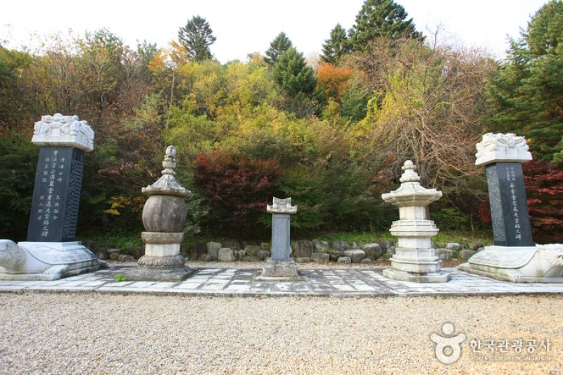 Sangwonsa Temple  (14/21)