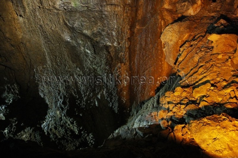 Hwanseongul Cave 