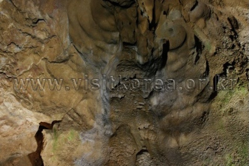 Hwanseongul Cave 