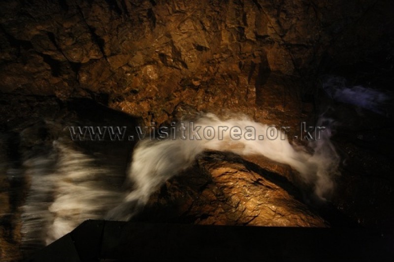 Hwanseongul Cave 