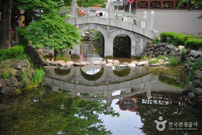 Hwangji Pond  (1/10)