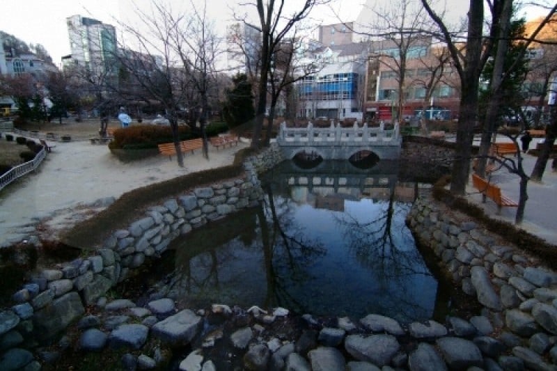 Hwangji Pond  (10/10)