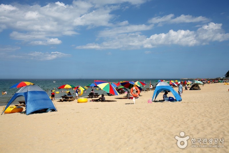Samcheok Beach  (7/10)