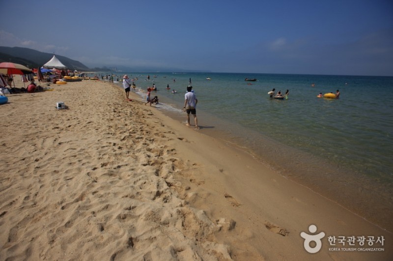 Mangsang Beach  (1/8)