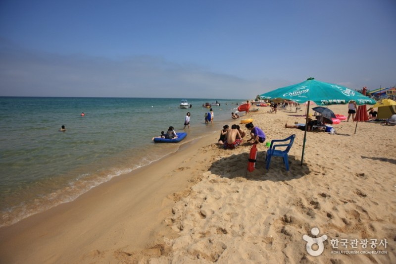 Mangsang Beach  (2/8)