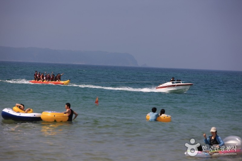 Mangsang Beach  (3/8)