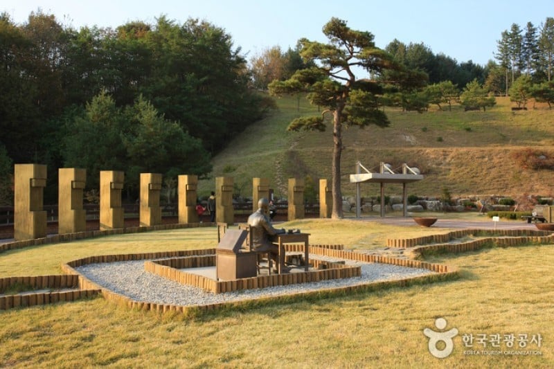 Lee Hyo-seok Memorial Hall  (5/17)