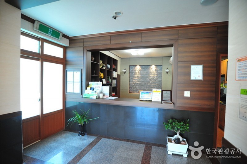 Carib Motel - Goodstay  (6/8)