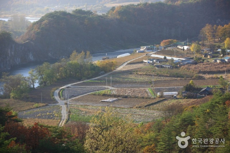 Yeongwol Korean Peninsula-shaped Cliffs  (4/5)