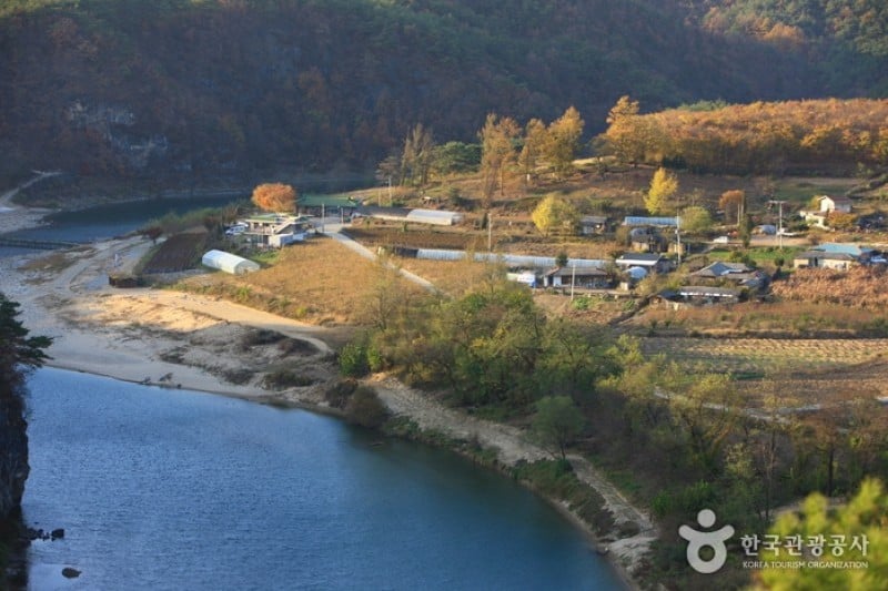 Yeongwol Korean Peninsula-shaped Cliffs  (5/5)