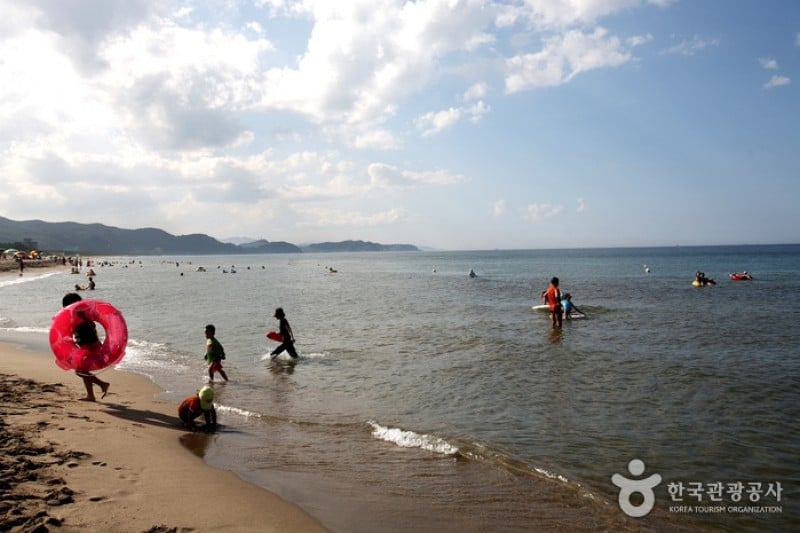 Maengbang Beach  (15/20)
