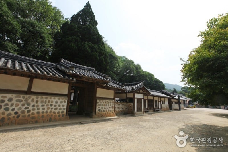 Jangneung Royal Tomb [UNESCO World Heritage]  (3/34)