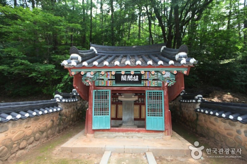 Jangneung Royal Tomb [UNESCO World Heritage]  (4/34)