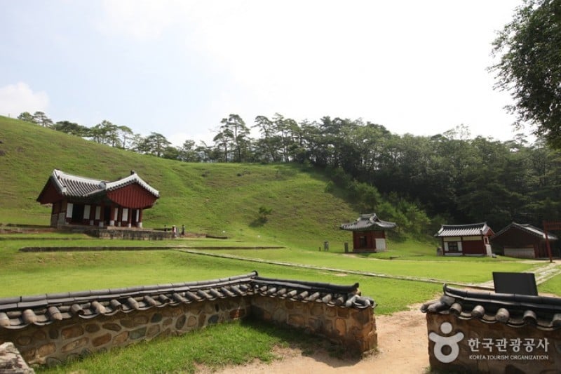 Jangneung Royal Tomb [UNESCO World Heritage]  (8/34)