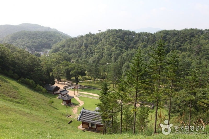 Jangneung Royal Tomb [UNESCO World Heritage]  (16/34)