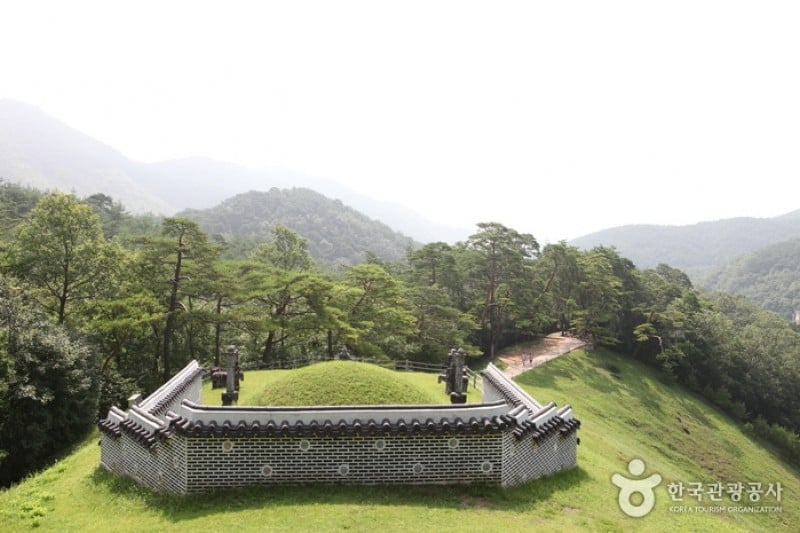 Jangneung Royal Tomb [UNESCO World Heritage]  (18/34)