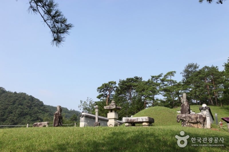 Jangneung Royal Tomb [UNESCO World Heritage]  (19/34)