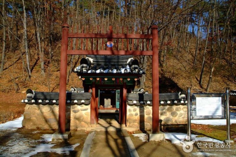 Jangneung Royal Tomb [UNESCO World Heritage]  (28/34)