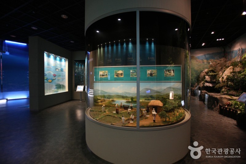 Pyeonghwa Dam Water Culture Center  (7/20)