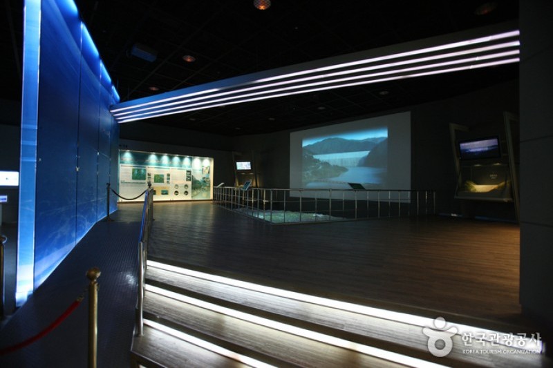 Pyeonghwa Dam Water Culture Center  (15/20)