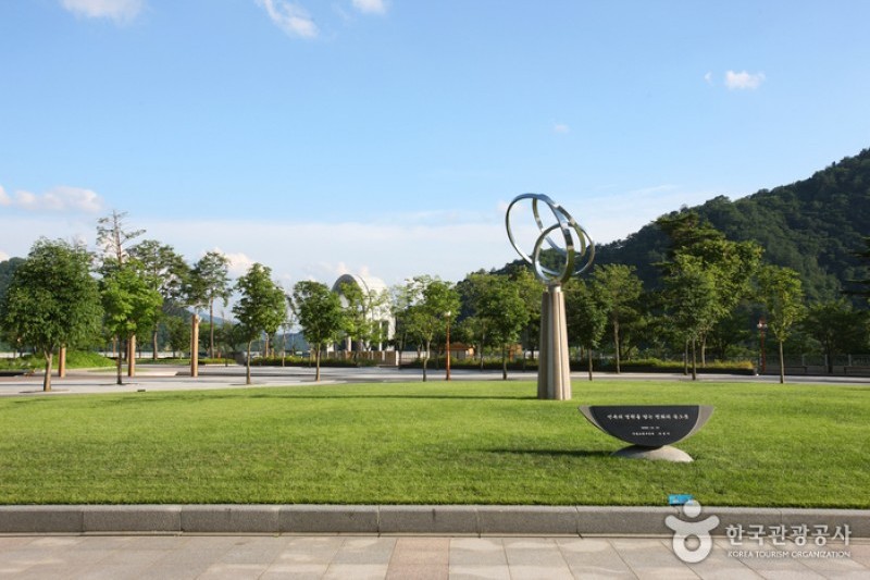 Pyeonghwa Dam Water Culture Center  (19/20)