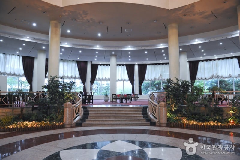 Seorak Pine Resort  (11/15)