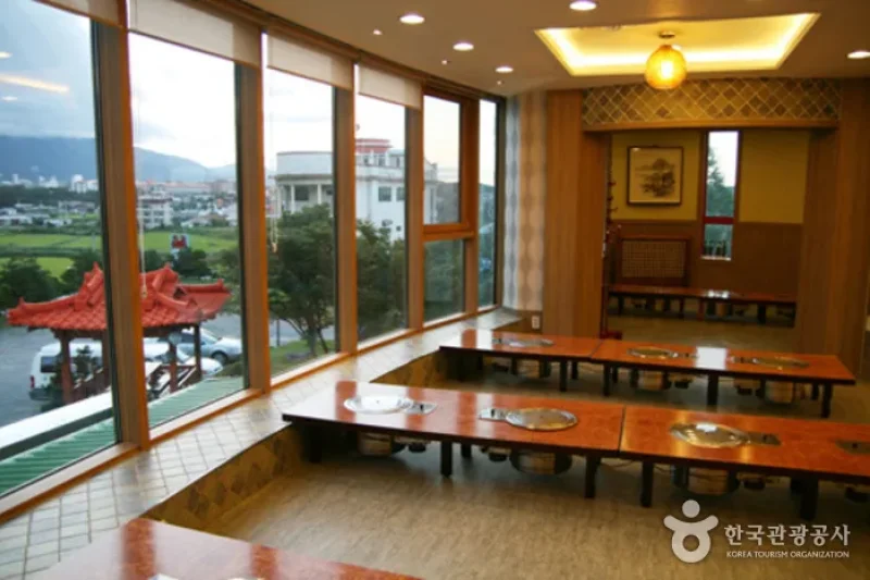 Hansongjeong Garden  (3/13)