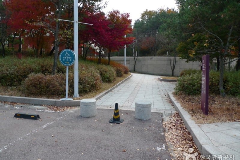 Chuncheon National Museum  (12/20)