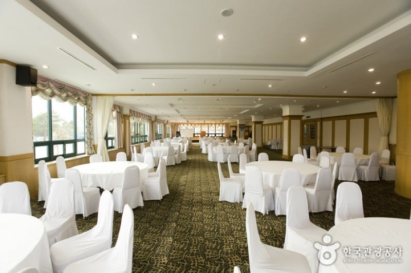 Hotel Sorak Kyoyuk Munhwa Hoekwan  (17/18)