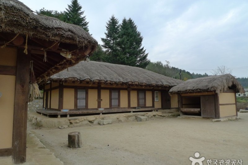 Lee Hyo-seok Culture Village  (13/21)