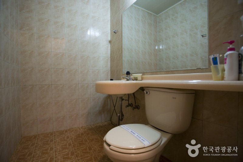 Tiffany Motel - Goodstay  (16/21)
