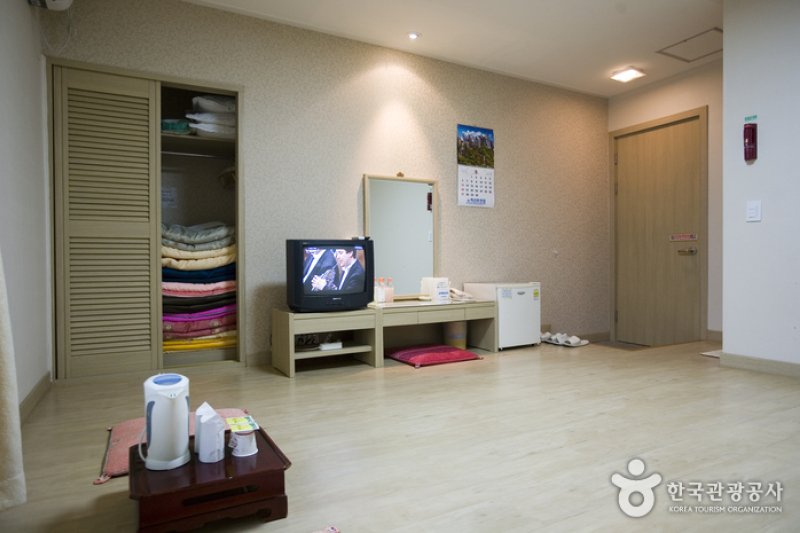 Cheoksan Spa - Goodstay  (16/18)