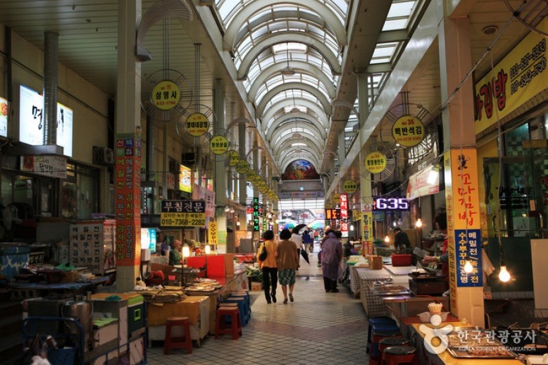Sokcho Tourist &amp; Fishery Market  (12/17)