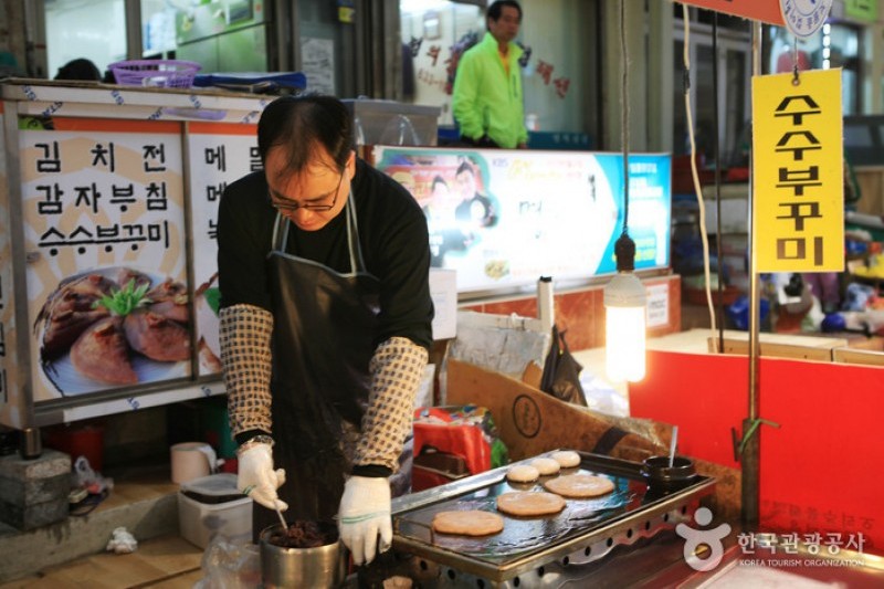 Sokcho Tourist &amp; Fishery Market  (13/17)
