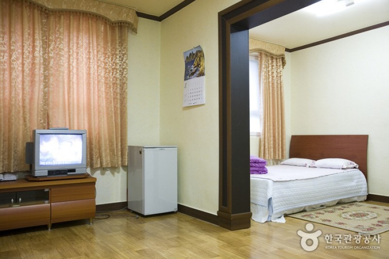 Smile Resort - Goodstay  (11/14)
