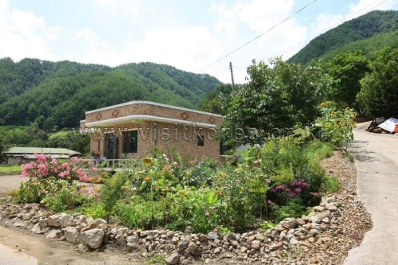 Samcheok Deokpung Valley Village  (2/14)