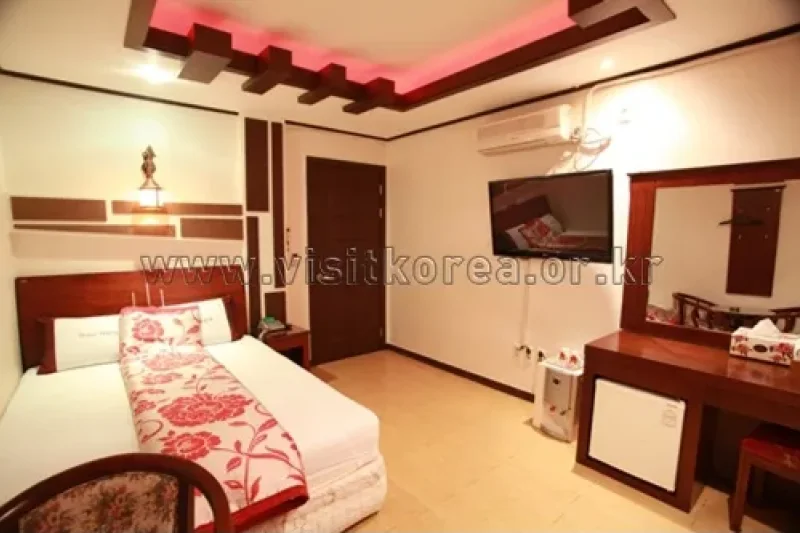 Davinci Motel - Goodstay  (15/26)