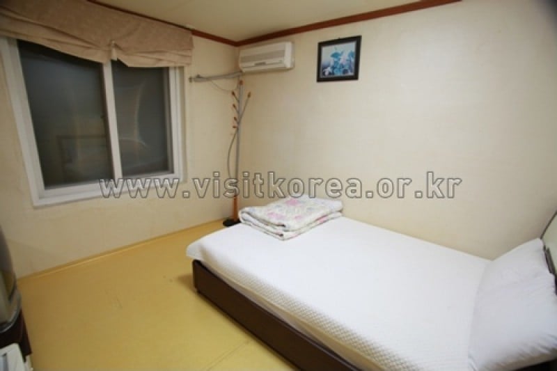 Korea Motel - Goodstay  (11/24)