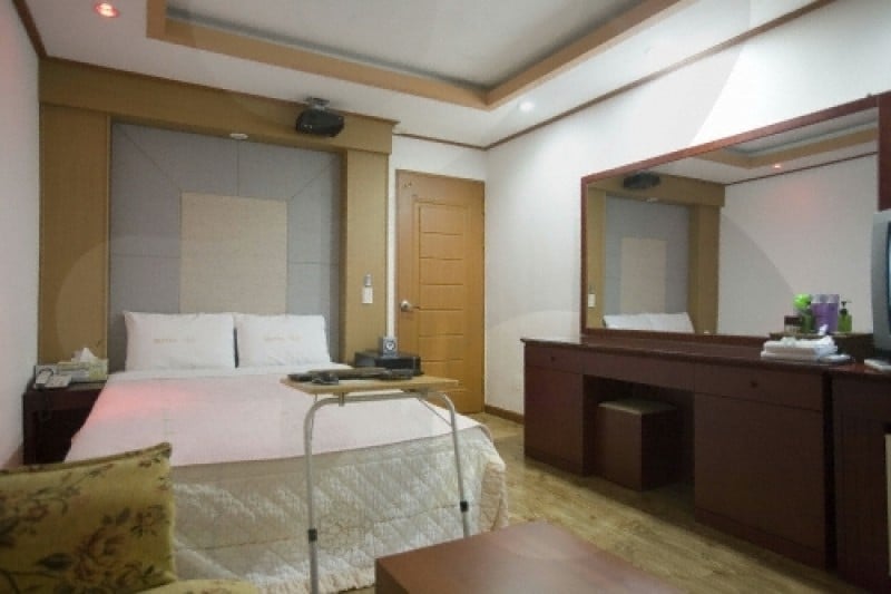 Motel Nice - Goodstay  (11/26)