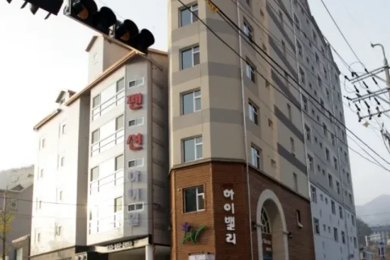 High Valley Hotel - Goodstay   (2/21)