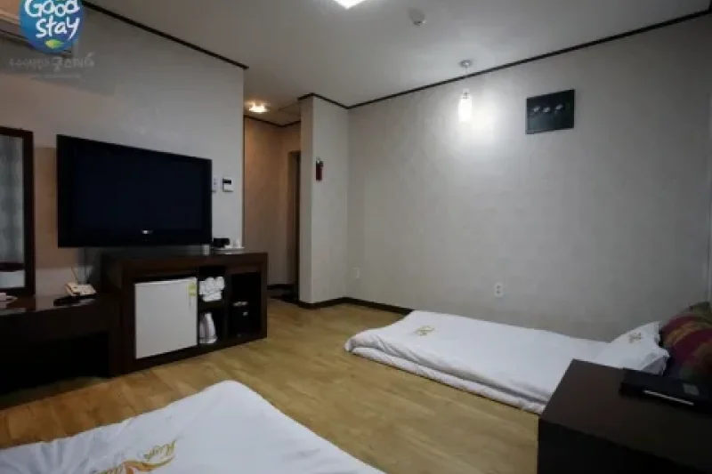 High Valley Hotel - Goodstay   (4/21)