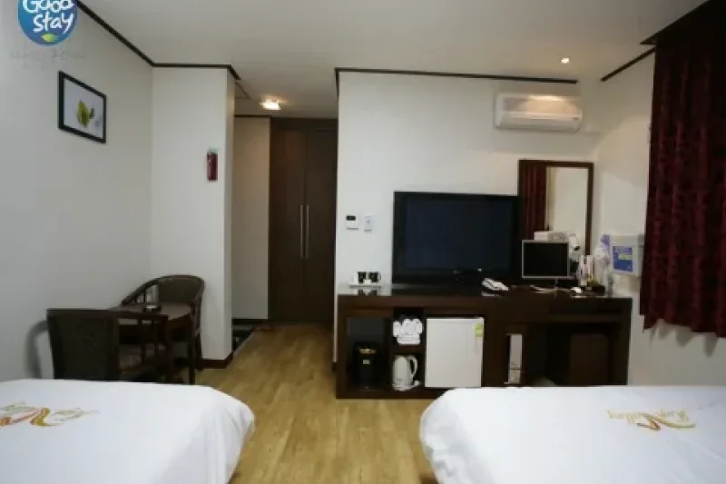 High Valley Hotel - Goodstay   (5/21)
