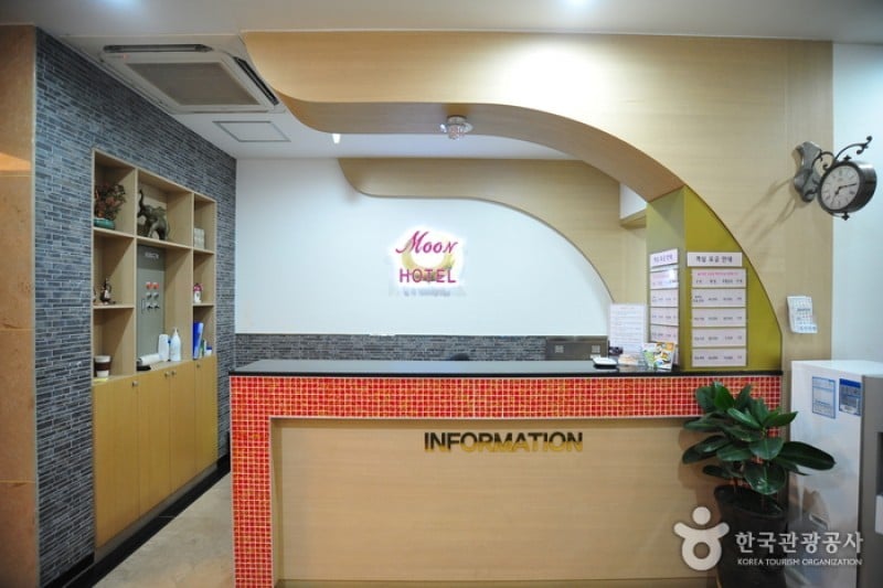 Moon Hotel - Goodstay  (5/25)