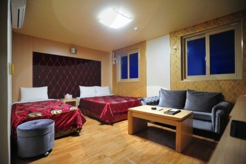 Moon Hotel - Goodstay  (10/25)