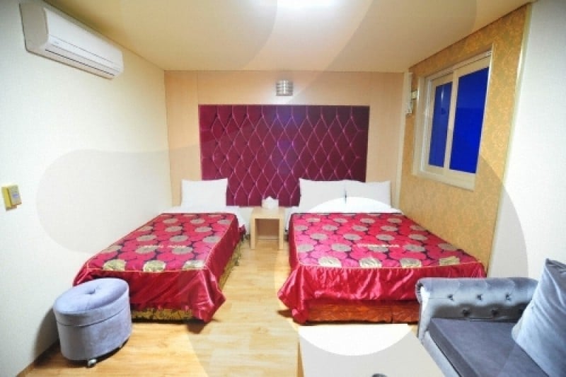 Moon Hotel - Goodstay  (11/25)